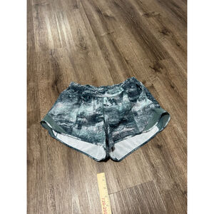Women's Lululemon hotty hot Shorts Size 10 Blue Gray